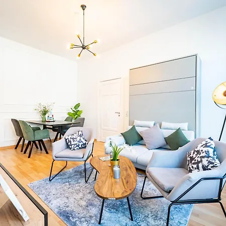 Bezaubernde Altbauwohnung Im Herzen Von *